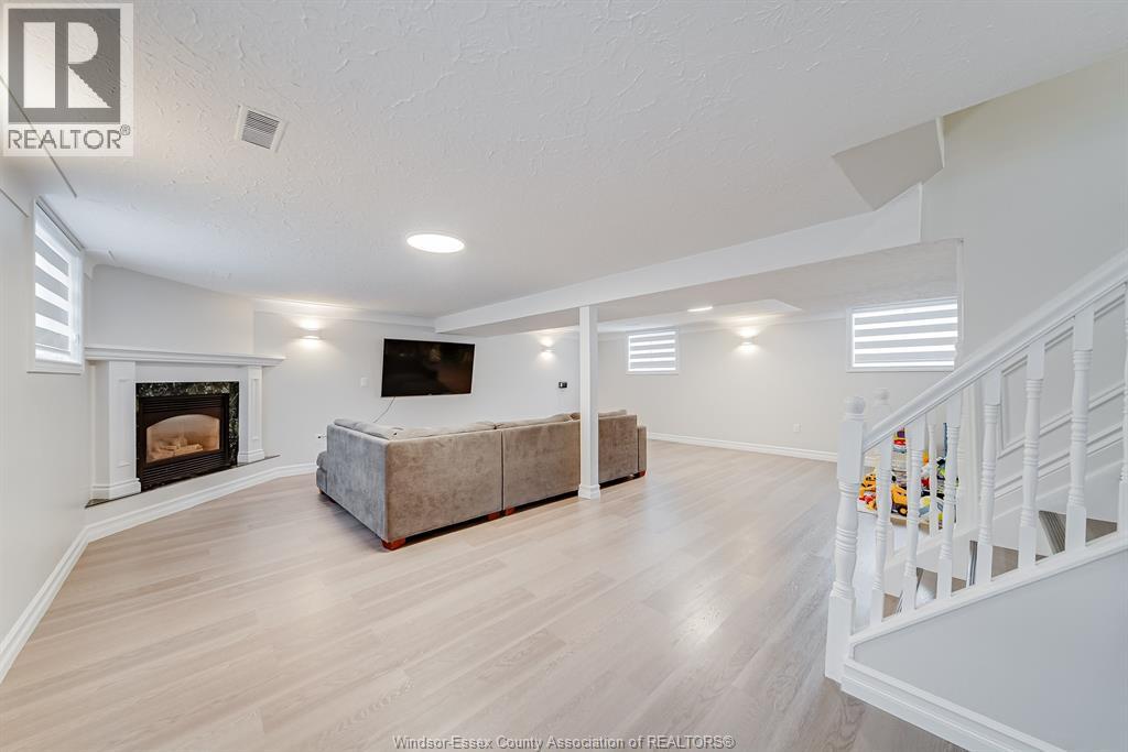 2958 LLOYD GEORGE BOULEVARD, Windsor, Ontario, N8T2V1 — Photo 34