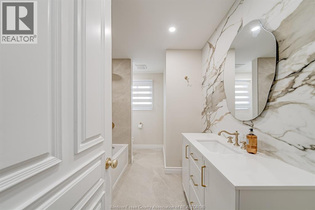 2958 LLOYD GEORGE BOULEVARD, Windsor, Ontario, N8T2V1 — Photo 32