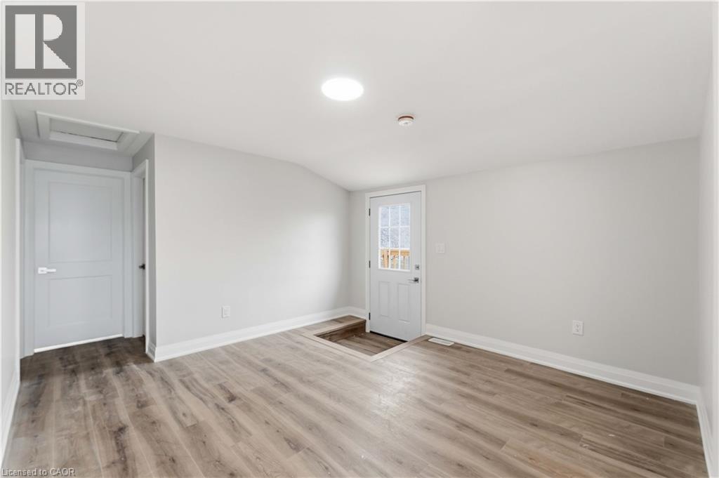 124 MCELROY Road E Unit# 2, Hamilton, Ontario, L9A1Y9 — Photo 10