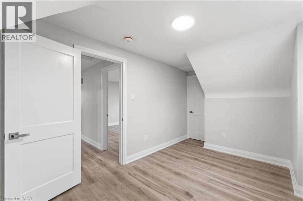 124 MCELROY Road E Unit# 2, Hamilton, Ontario, L9A1Y9 — Photo 6