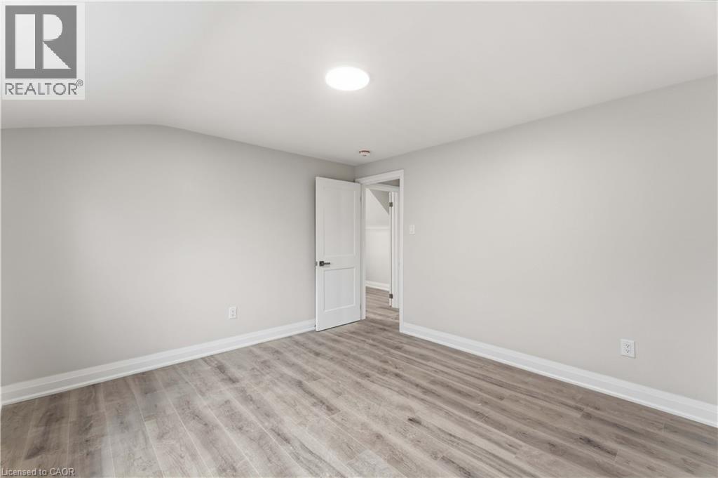124 MCELROY Road E Unit# 2, Hamilton, Ontario, L9A1Y9 — Photo 8