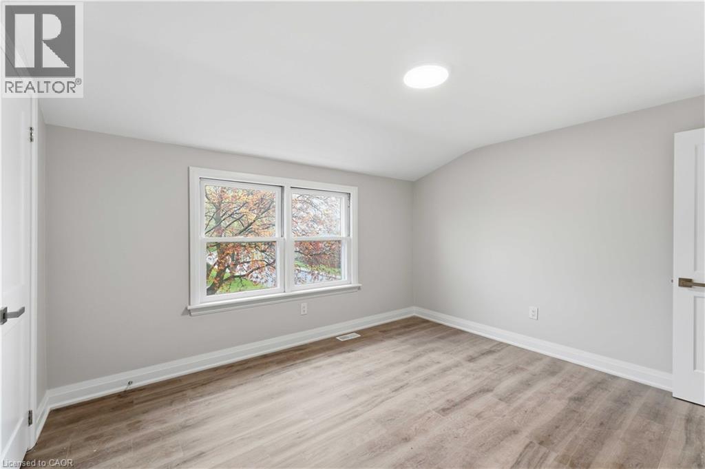 124 MCELROY Road E Unit# 2, Hamilton, Ontario, L9A1Y9 — Photo 9