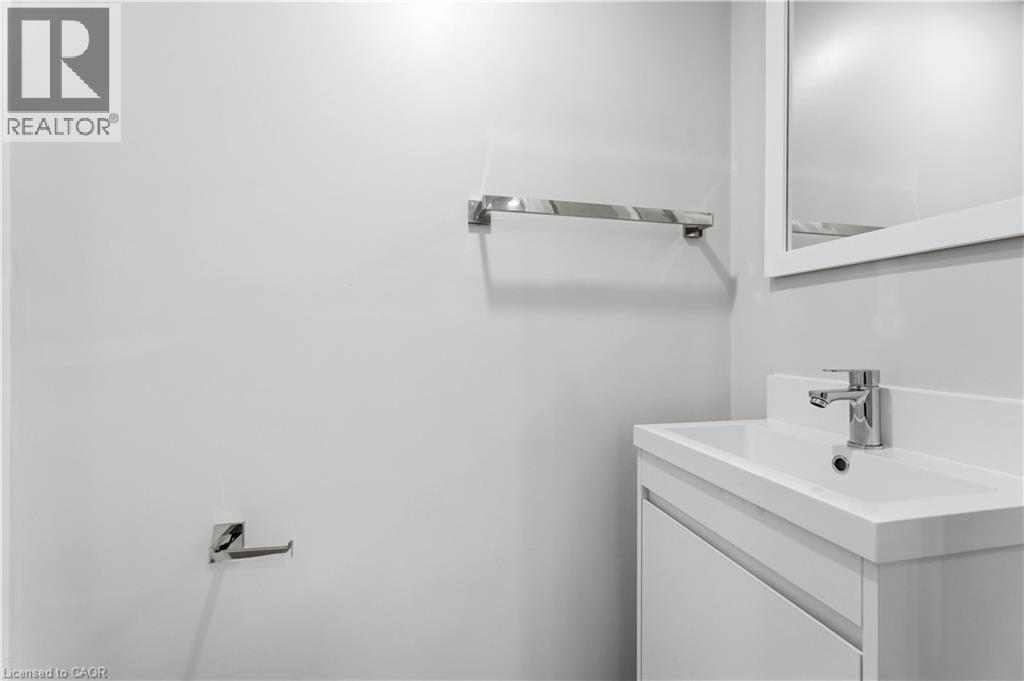 124 MCELROY Road E Unit# 1, Hamilton, Ontario, L9A1Y9 — Photo 11
