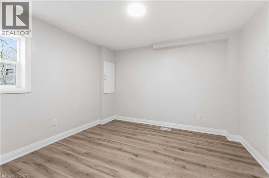 124 MCELROY Road E Unit# 1, Hamilton, Ontario, L9A1Y9 — Photo 5