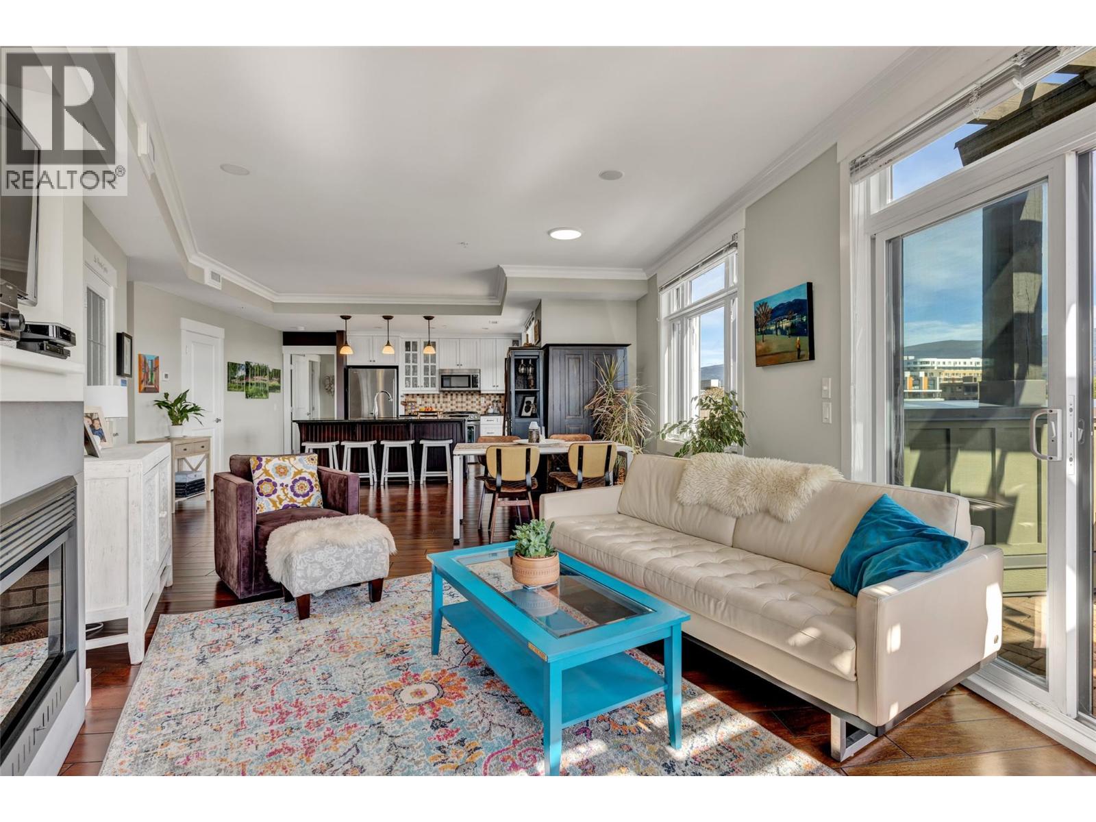 #305 2901 Abbott Street - 20