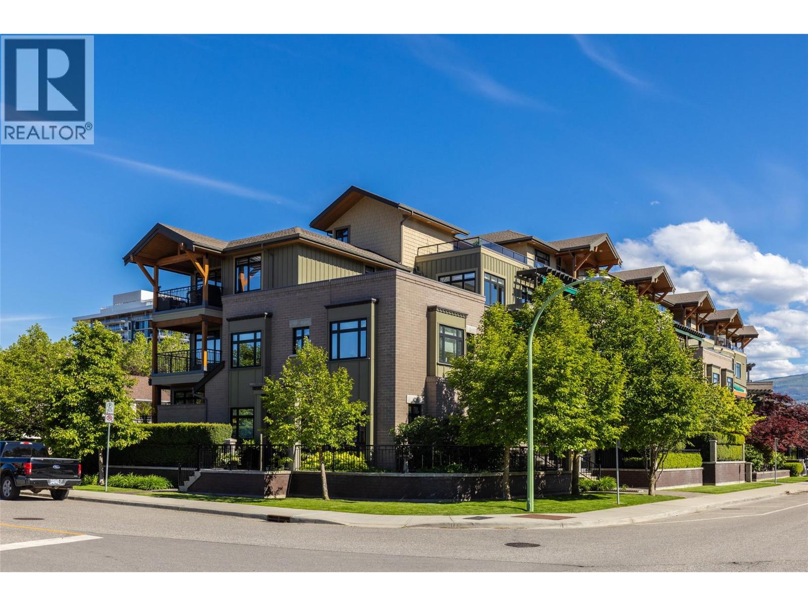 #305 2901 Abbott Street - 43