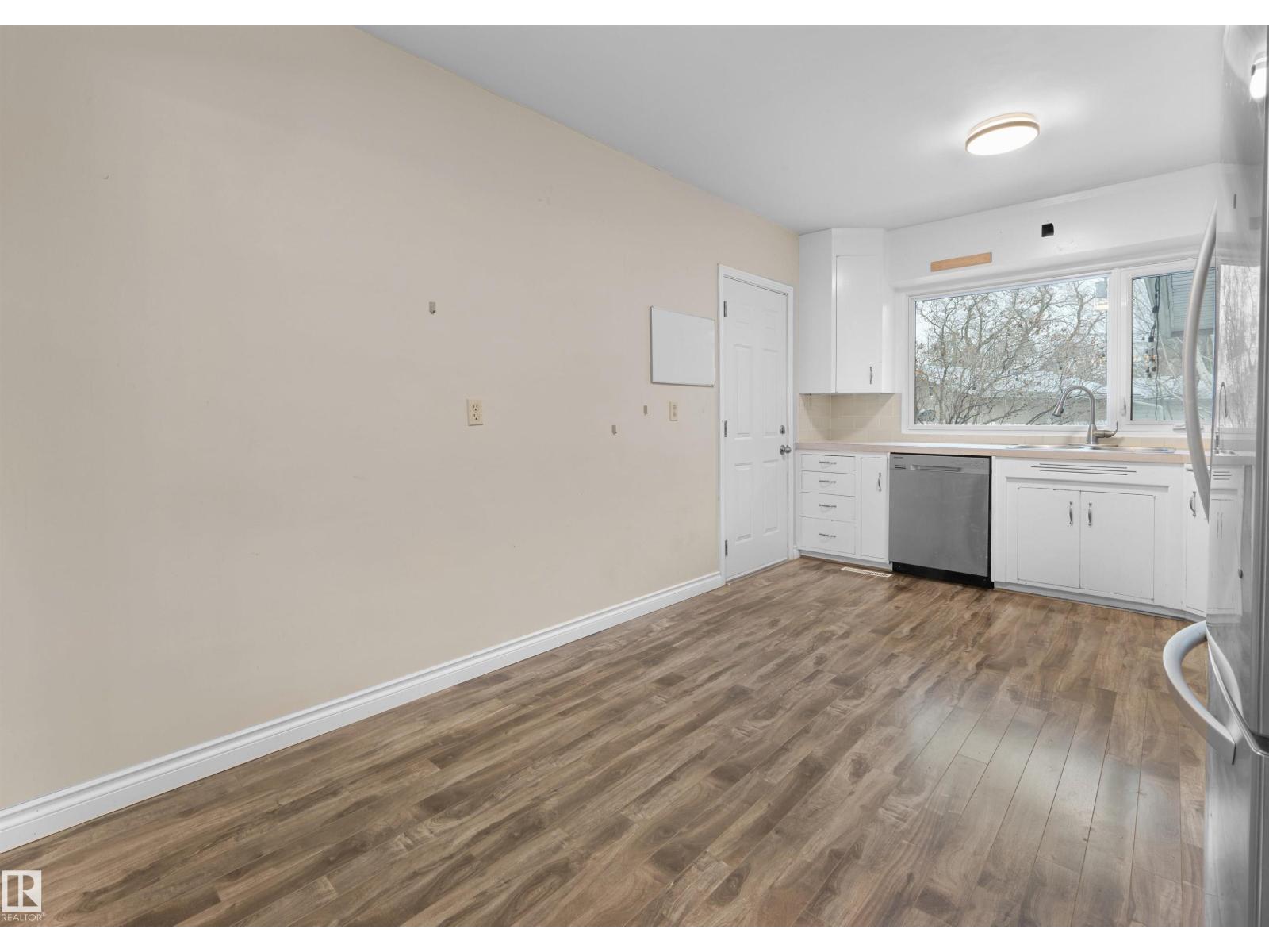 11819 75 AV NW - 13