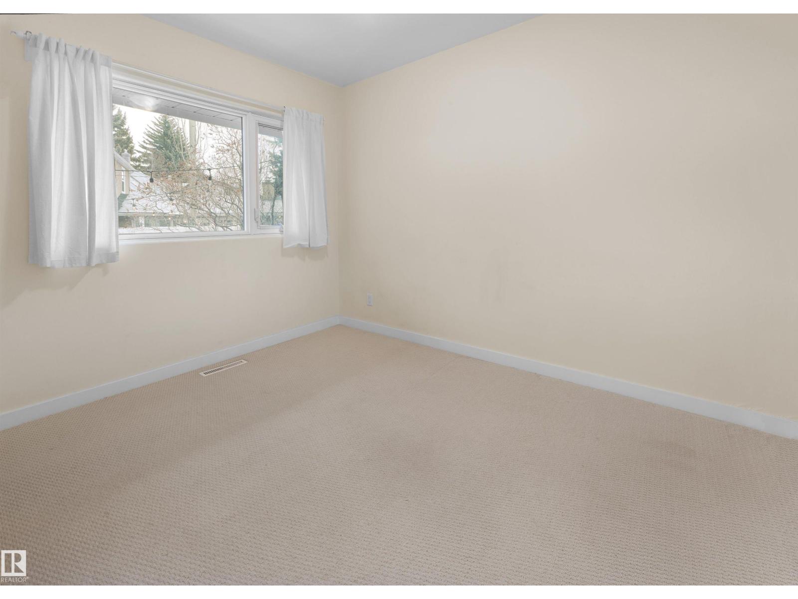 11819 75 AV NW - 21