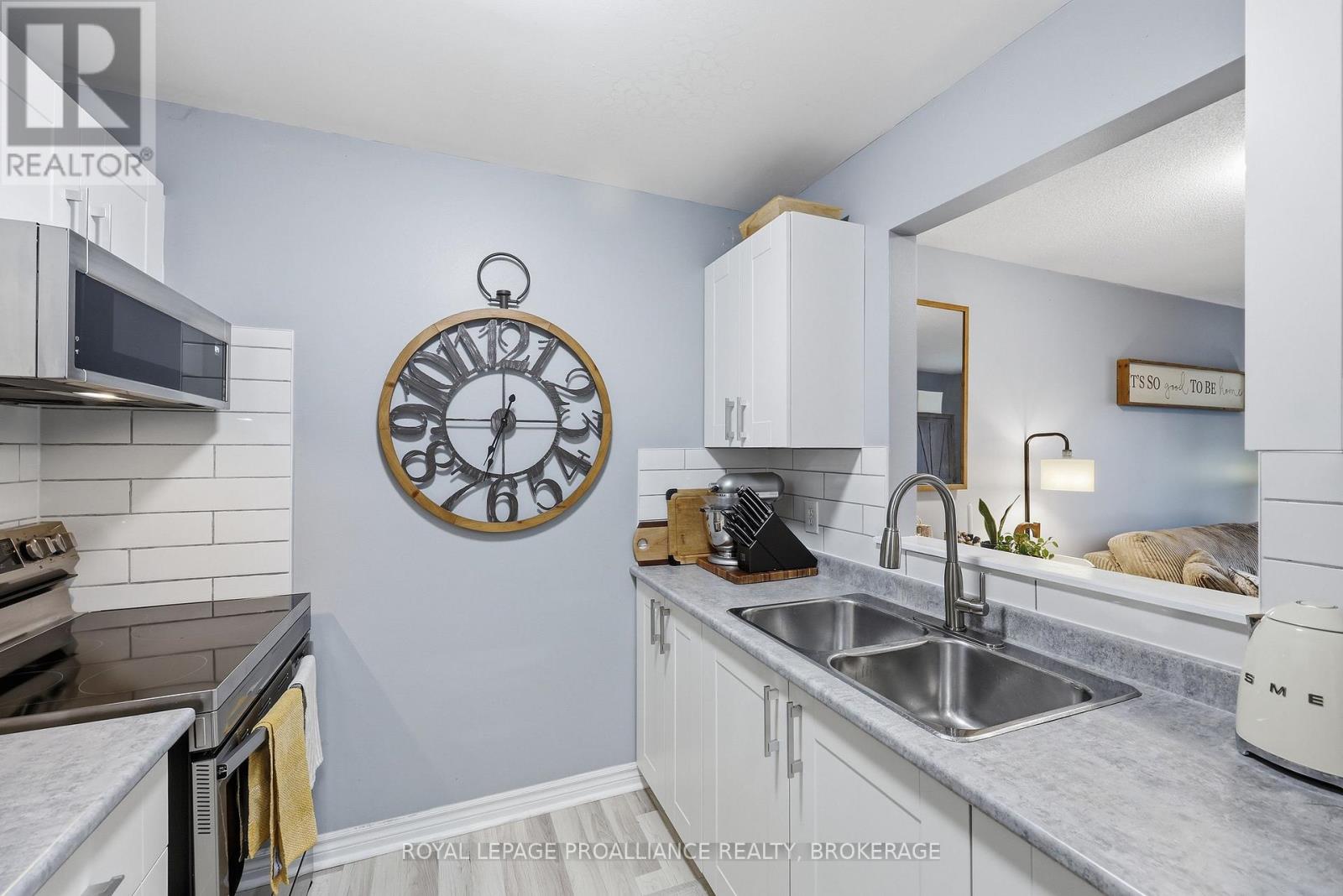 #201 580 ARMSTRONG ROAD - 23