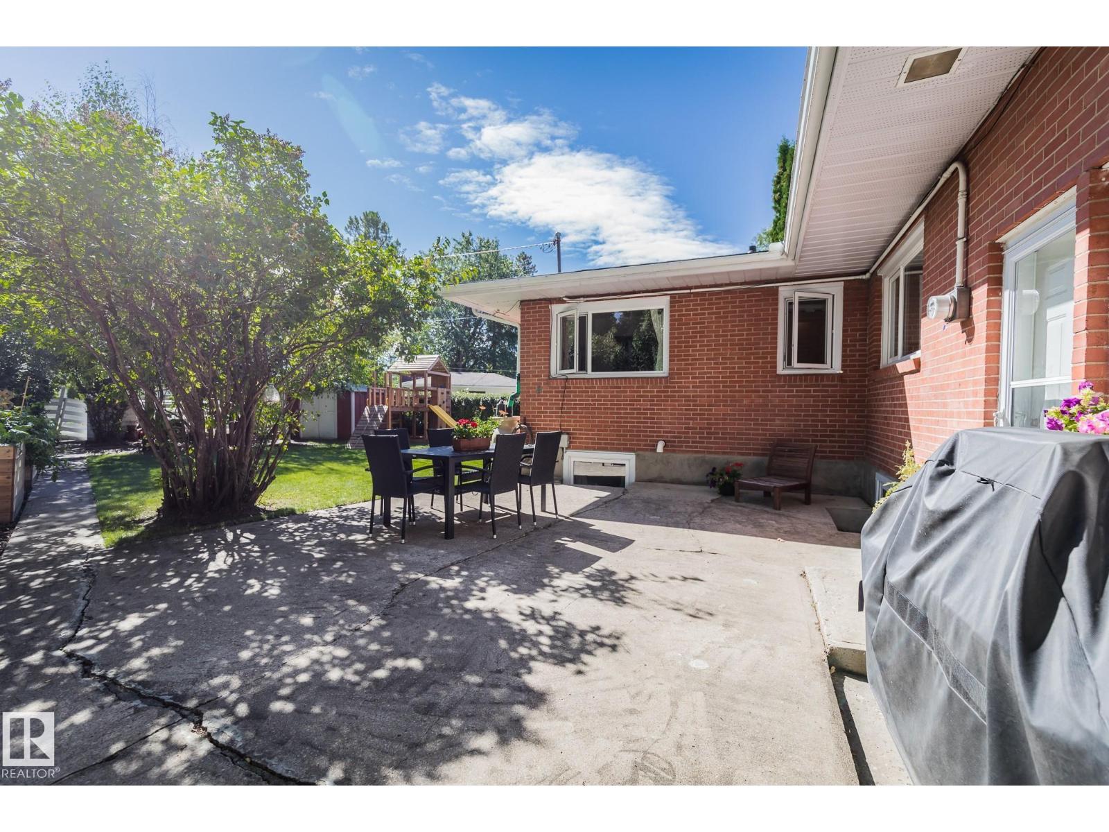 11819 75 AV NW - 47