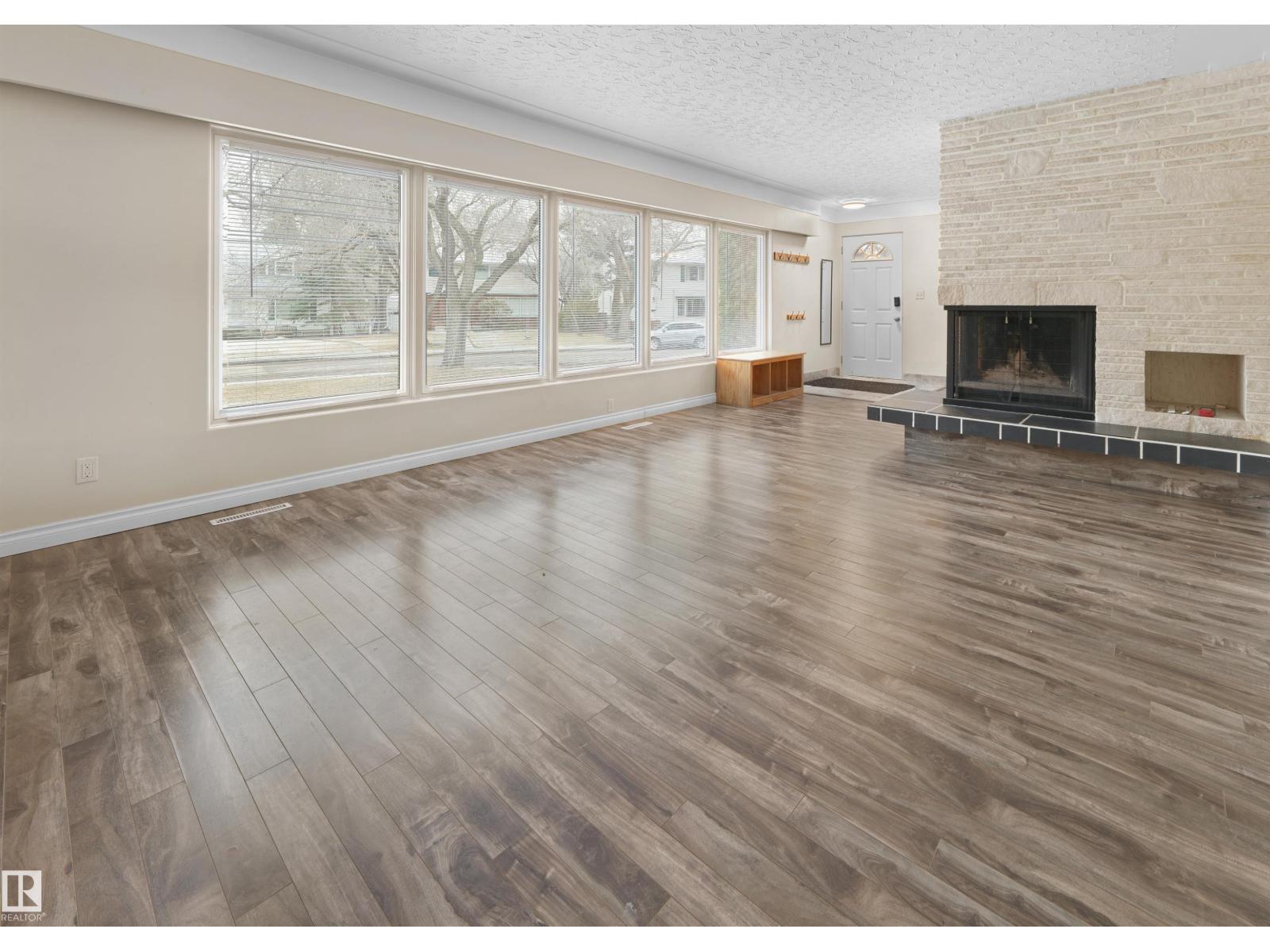 11819 75 AV NW - 7