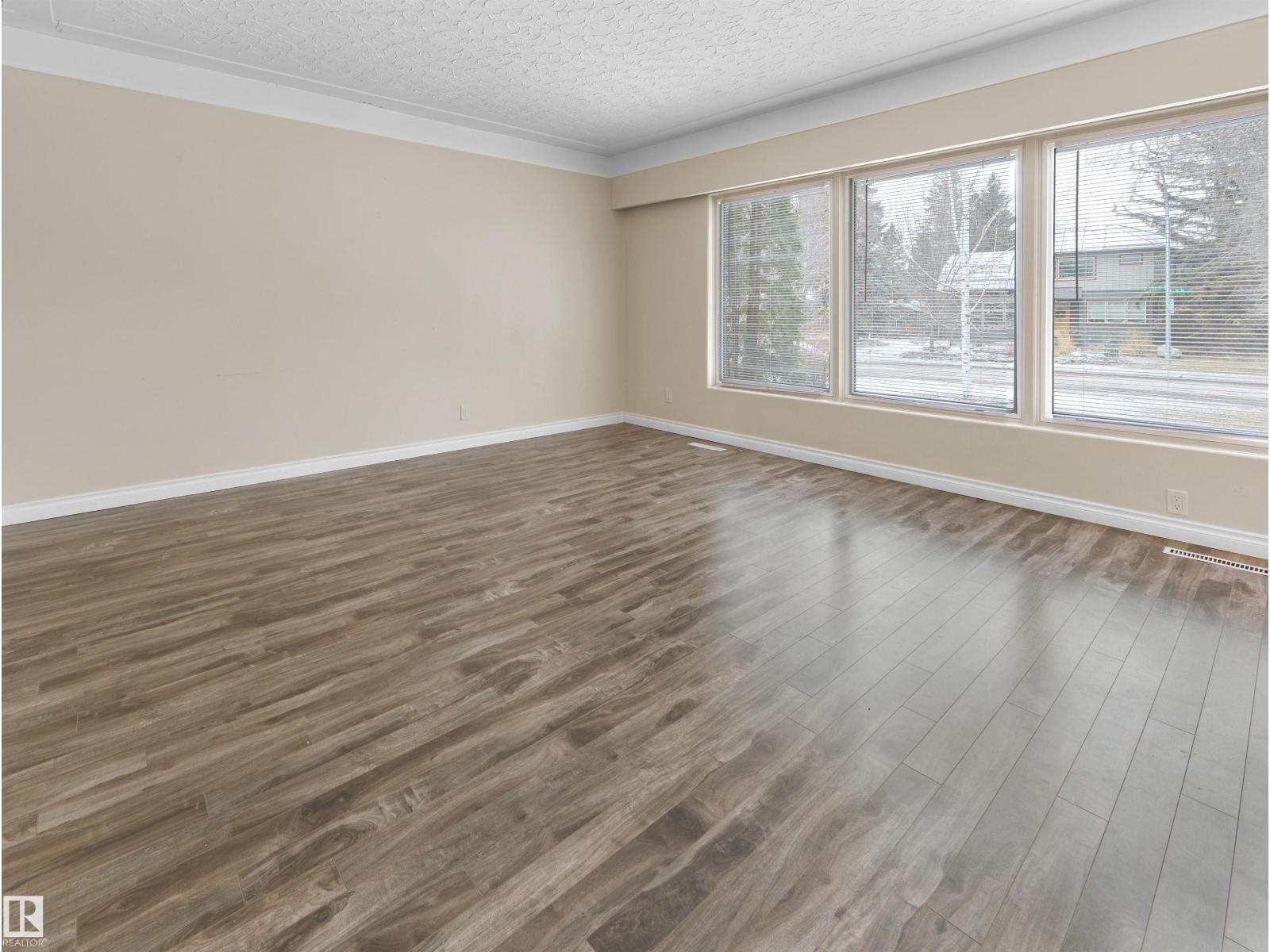 11819 75 AV NW - 5