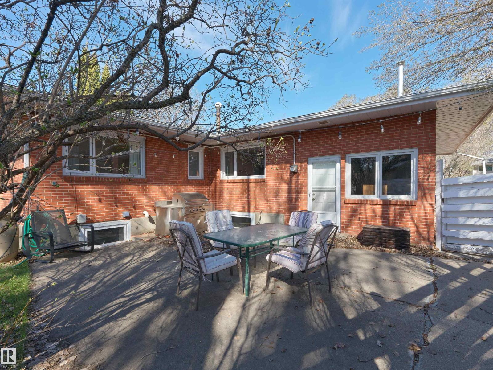 11819 75 AV NW - 44