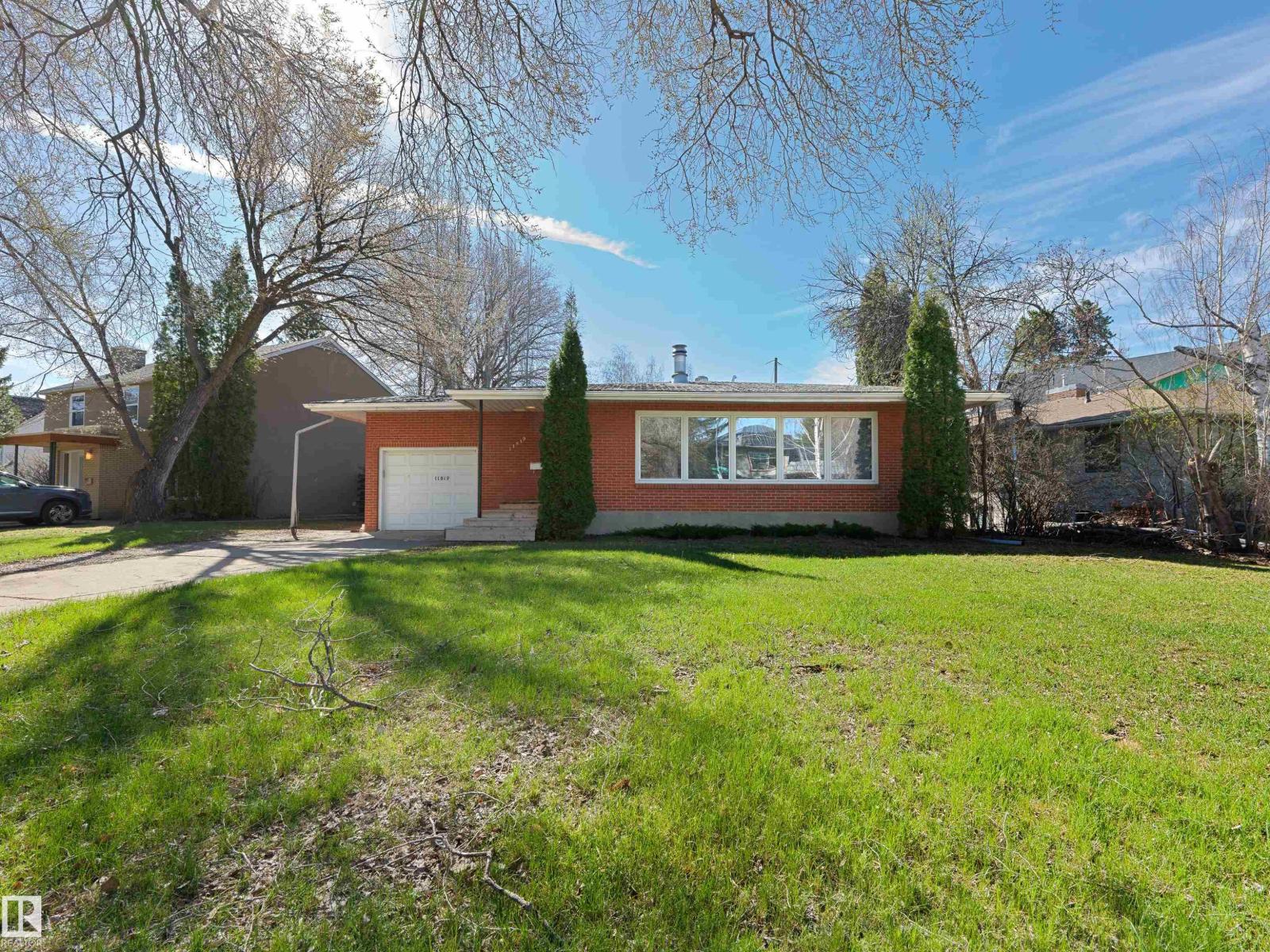 11819 75 AV NW - 1