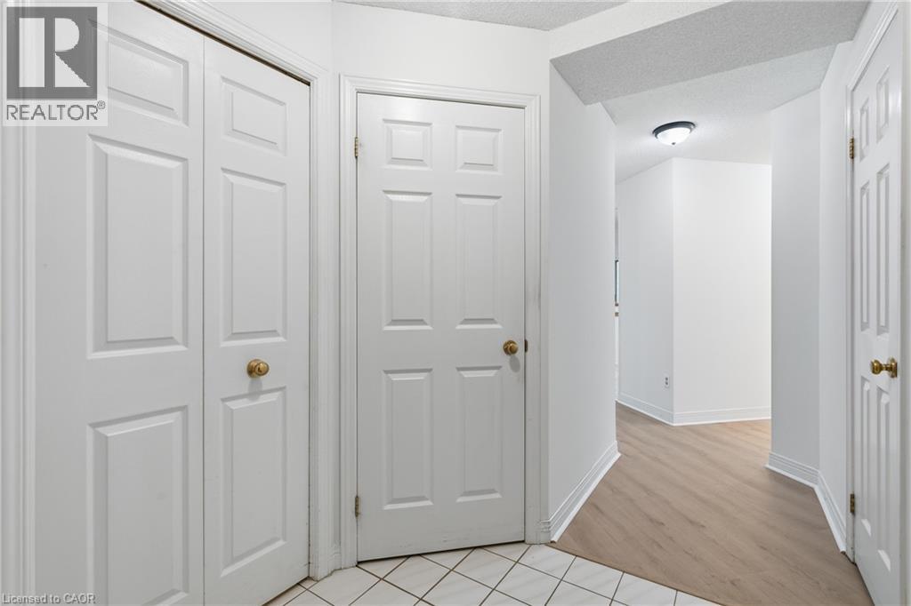 8 VILLAGE GREEN Boulevard Unit# 208, Stoney Creek, Ontario, L8G5B8 — Photo 6