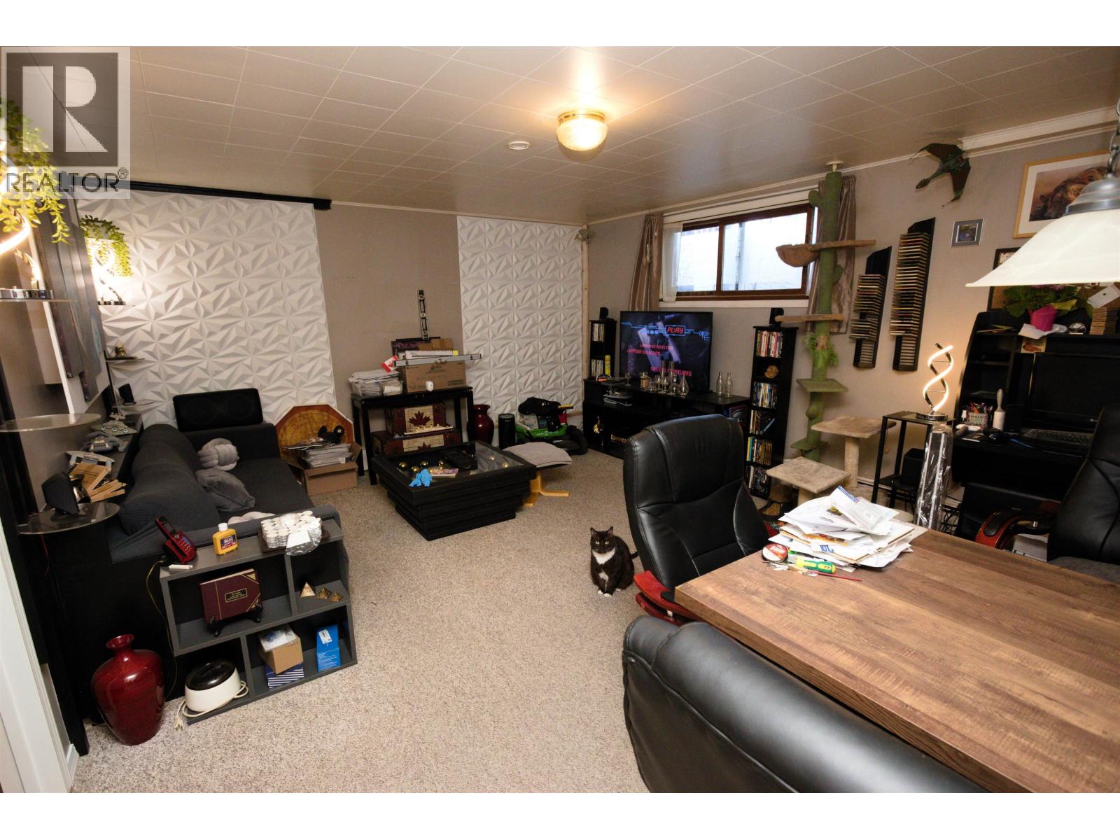 2152-2156 MCBRIDE CRESCENT - 20