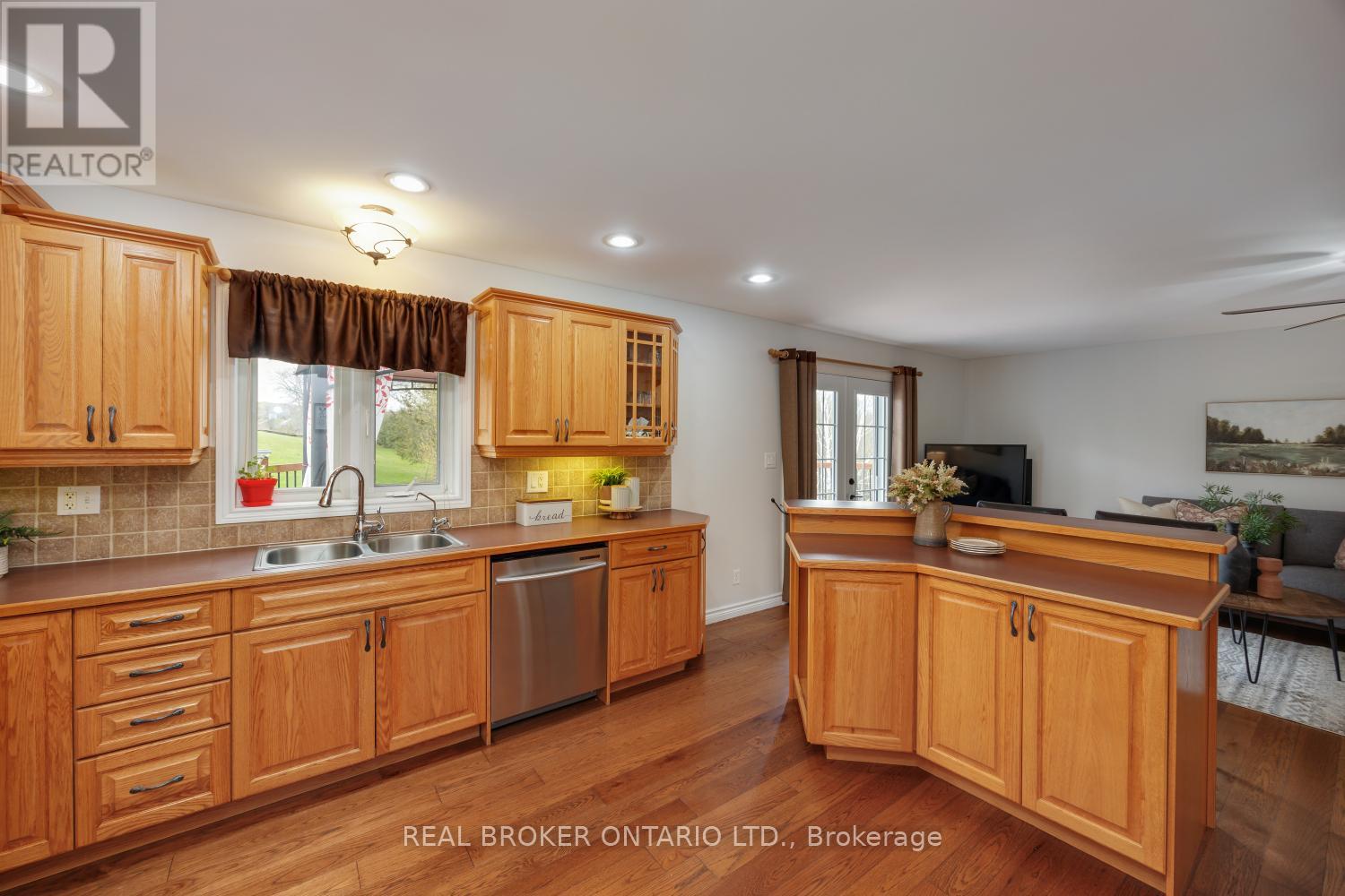 71 MORGAN ROAD - 13