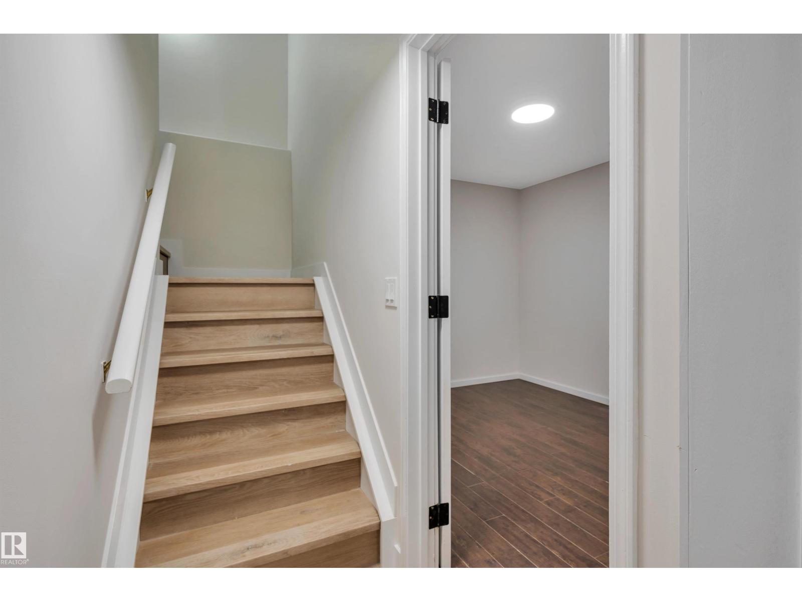4124 37A AV NW, Edmonton