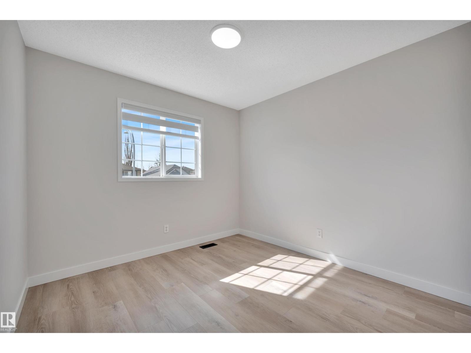 4124 37A AV NW, Edmonton