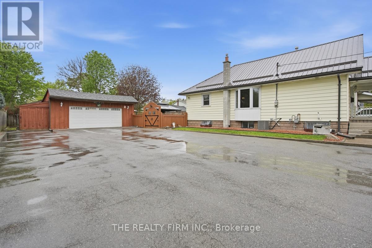 201 GILES STREET - 34