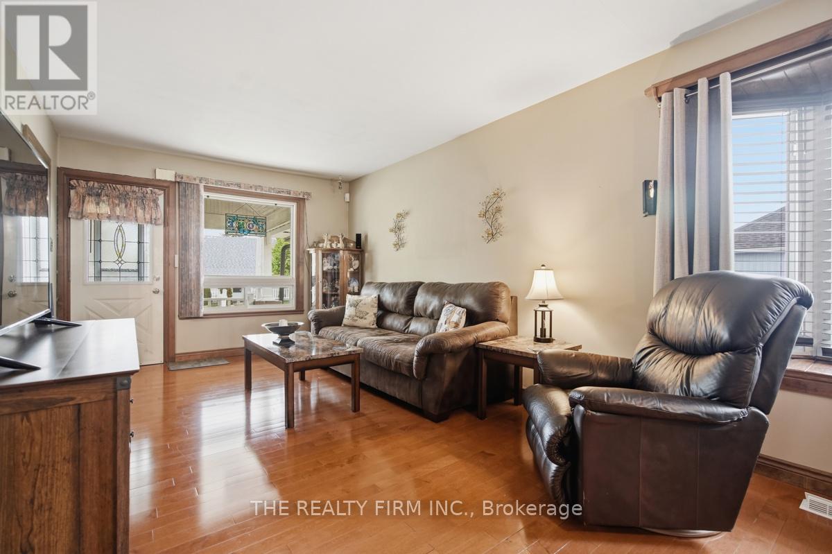 201 GILES STREET - 6