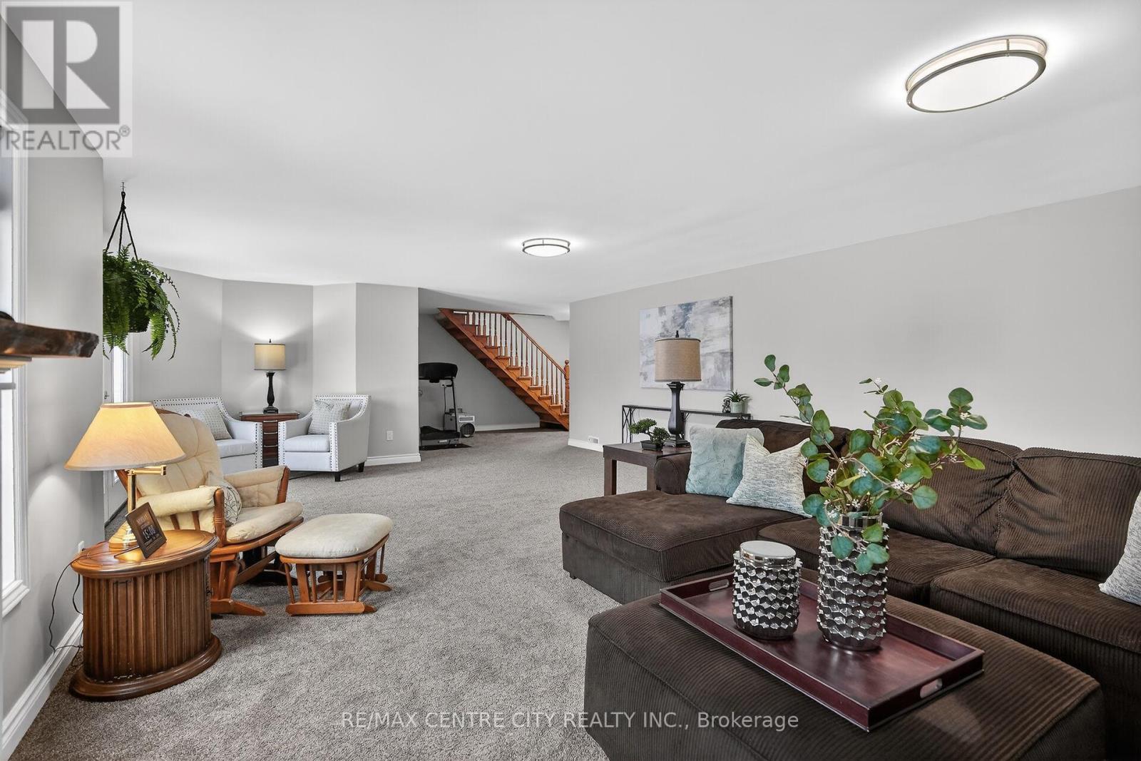 92 MILL STREET - 32