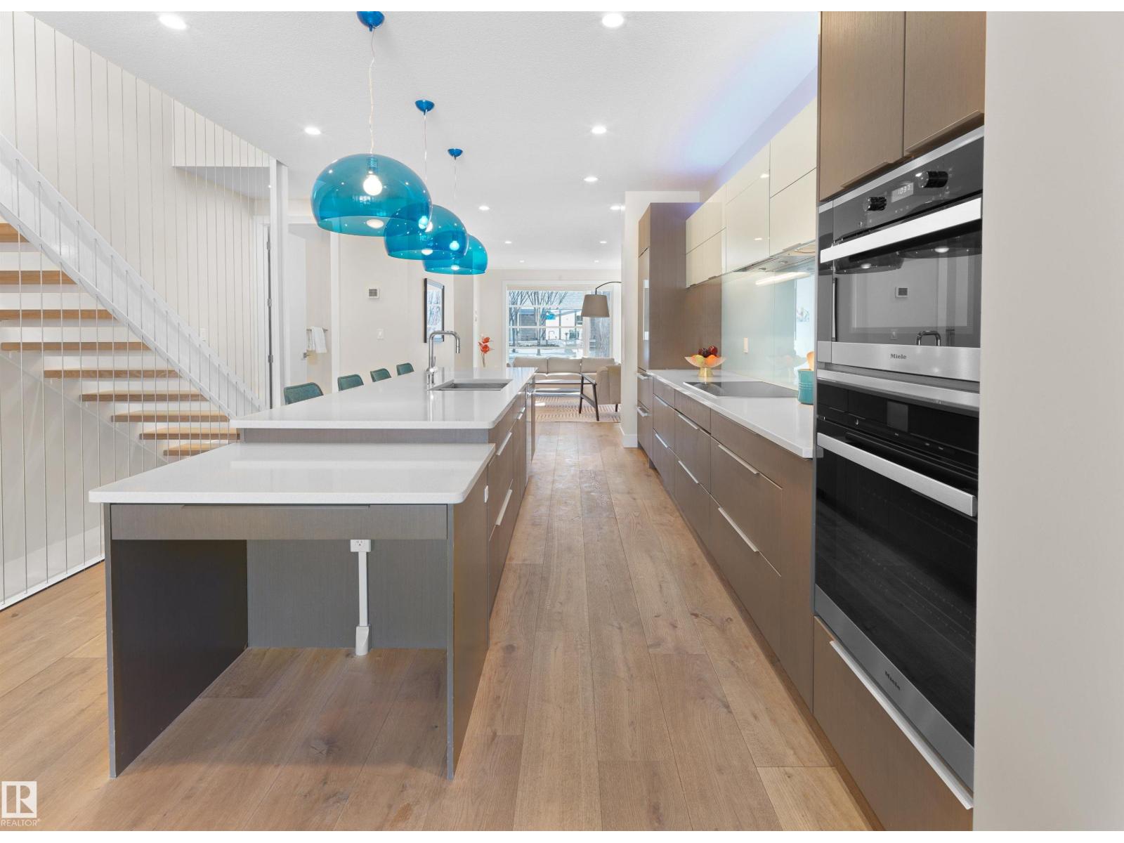 9108 116 ST NW - 7