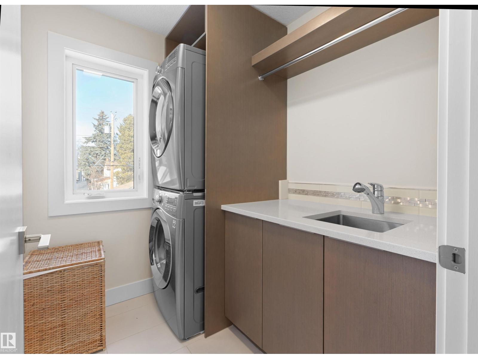 9108 116 ST NW - 23