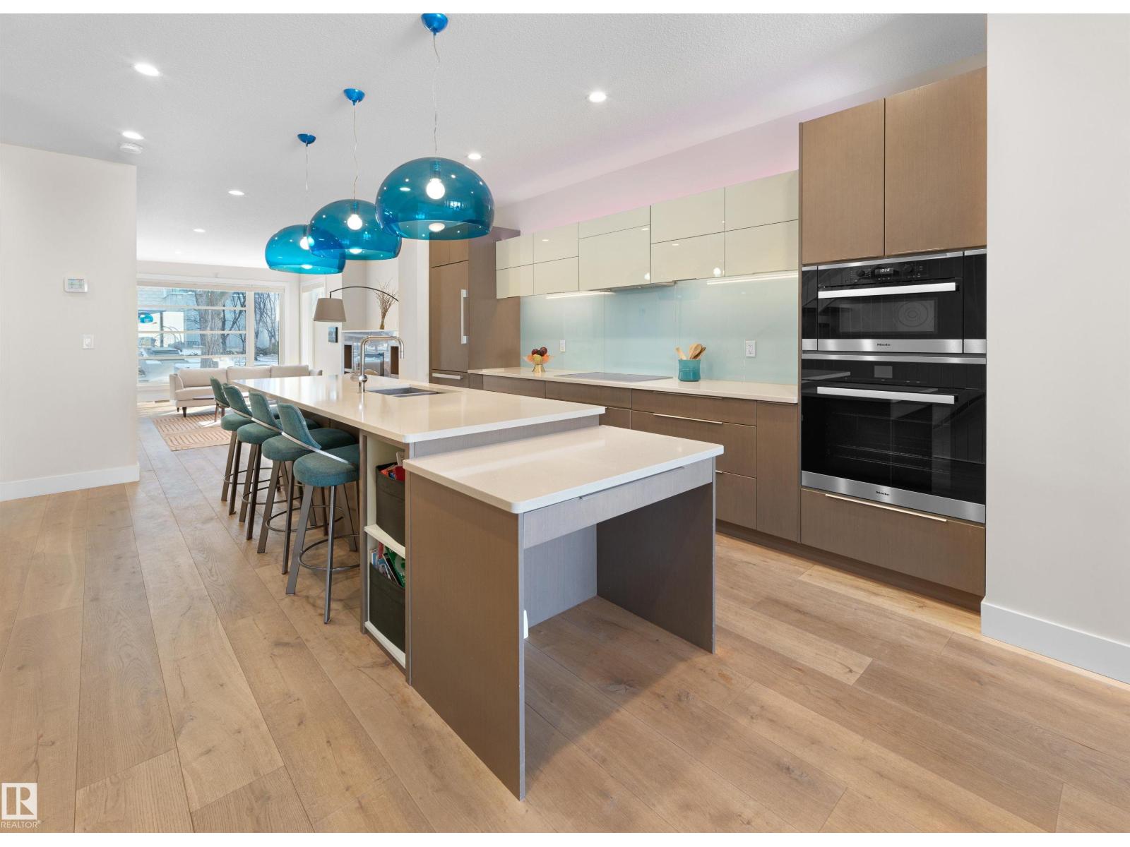 9108 116 ST NW - 6