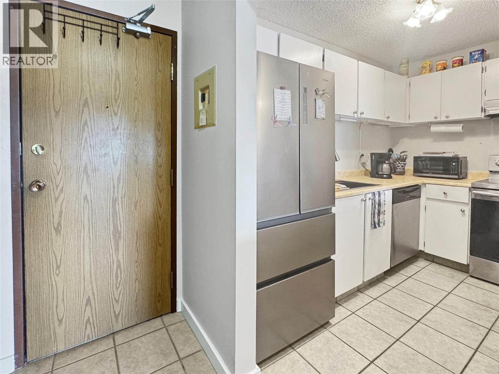 #206B 2321 12TH Street N - Image 3