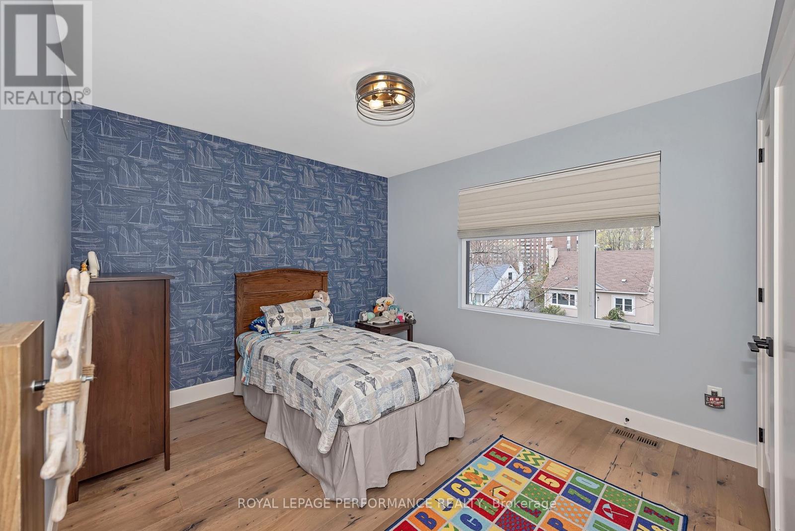 544 NEIGHBOURHOOD WAY - 24