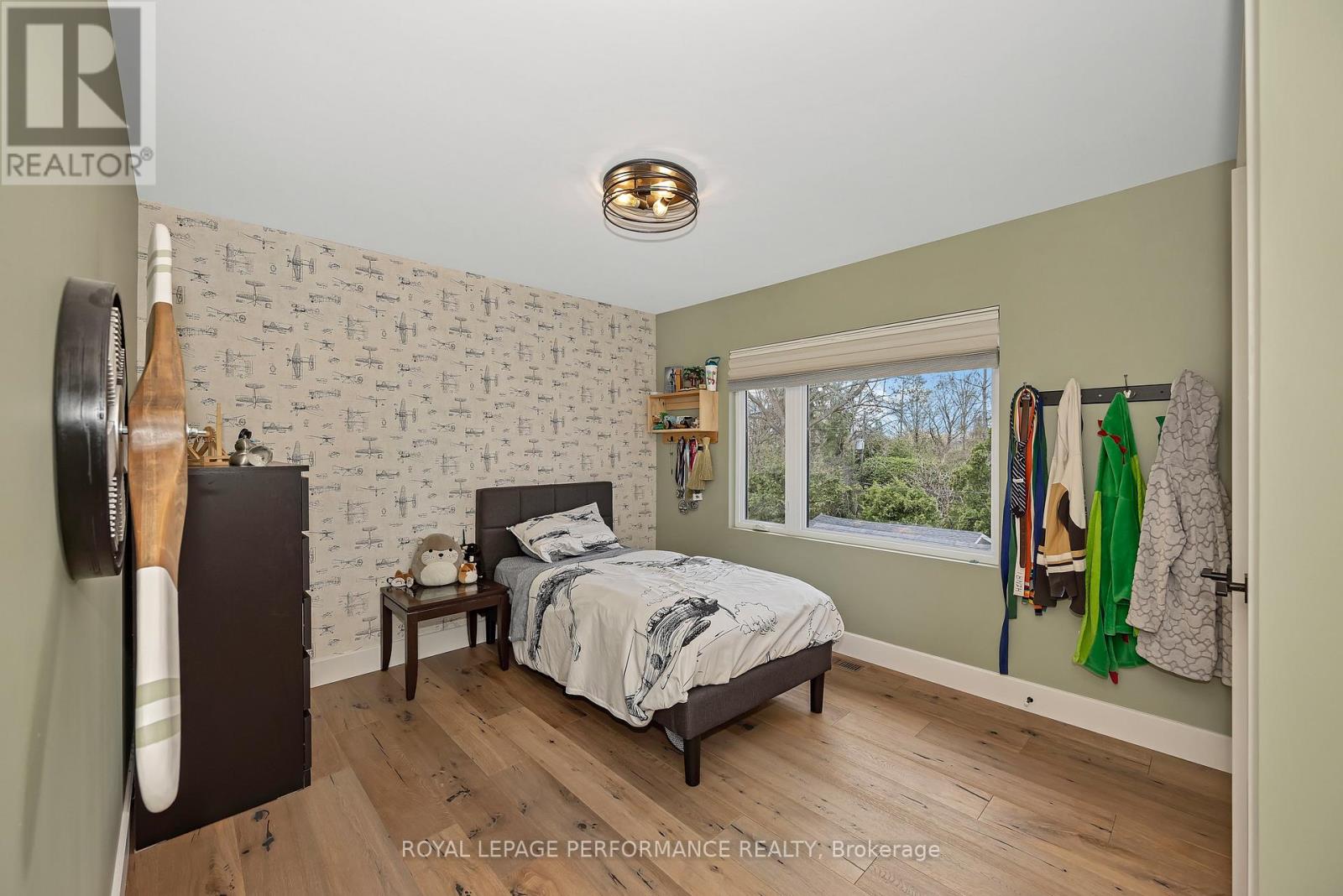 544 NEIGHBOURHOOD WAY - 25