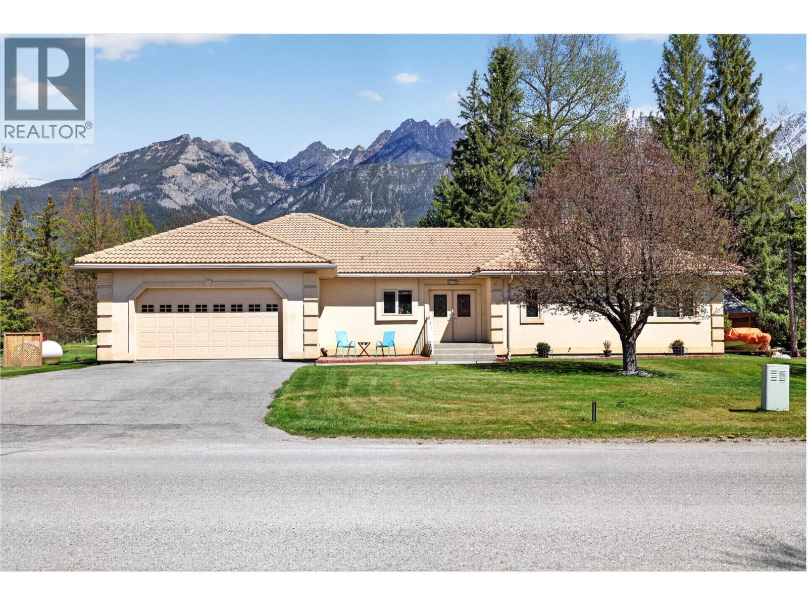 5102 Riverside Drive - 2