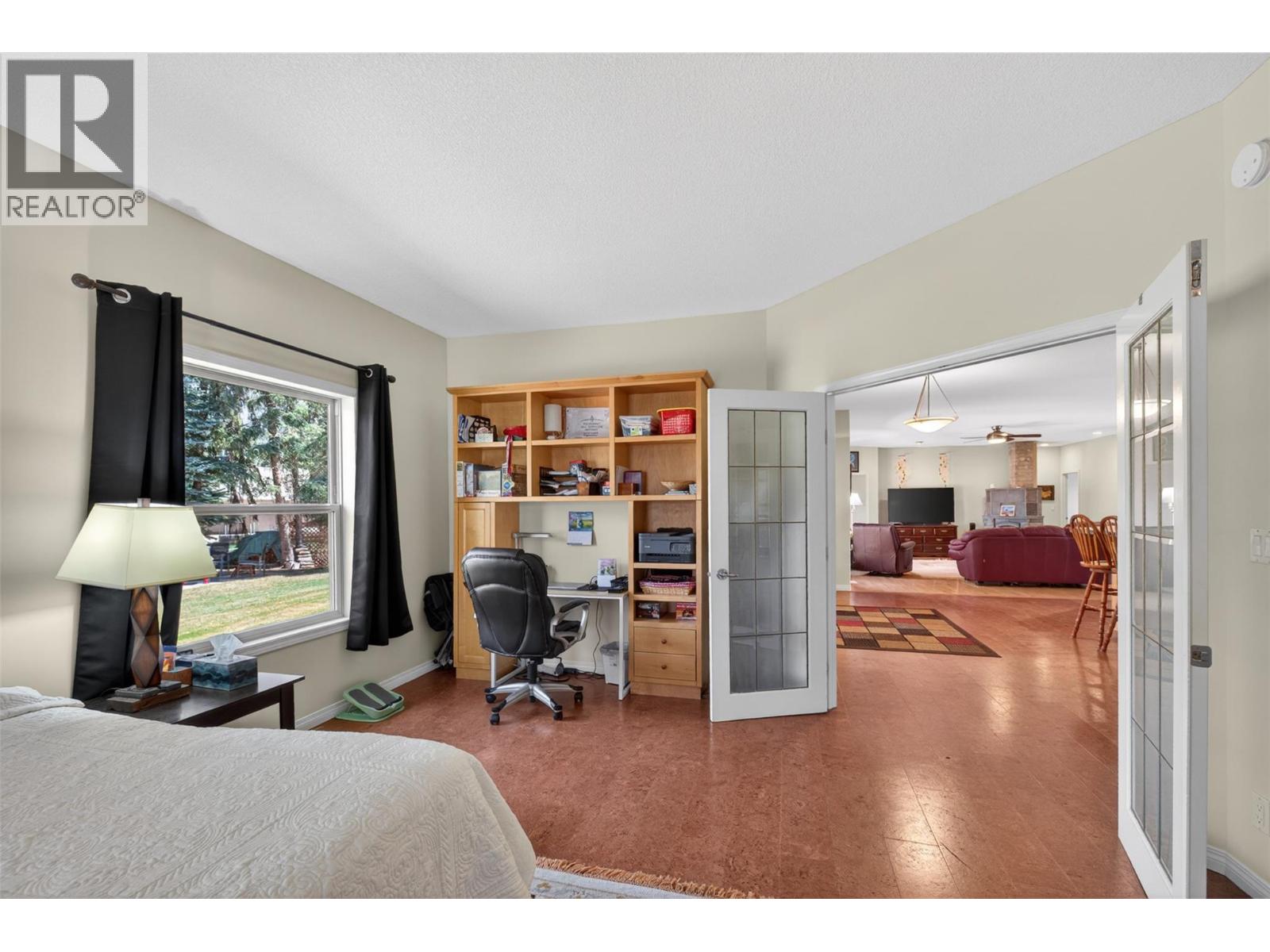 5102 Riverside Drive - 45