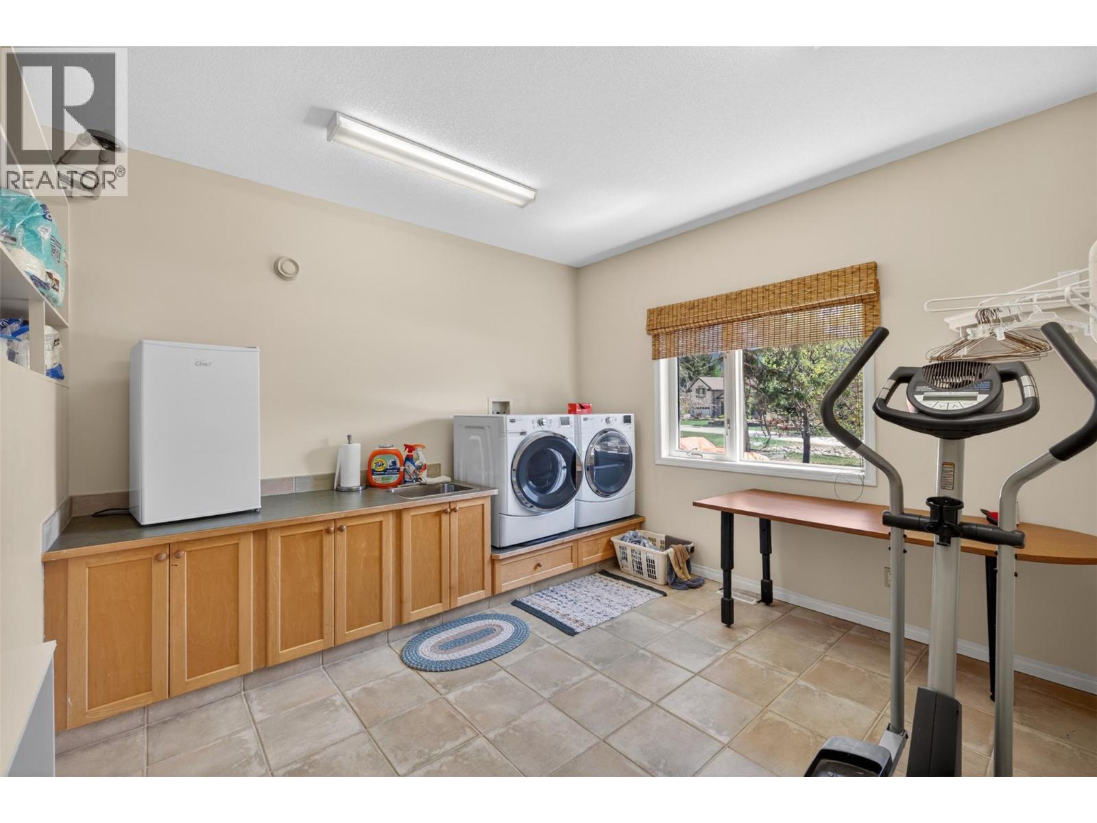 5102 Riverside Drive - 36