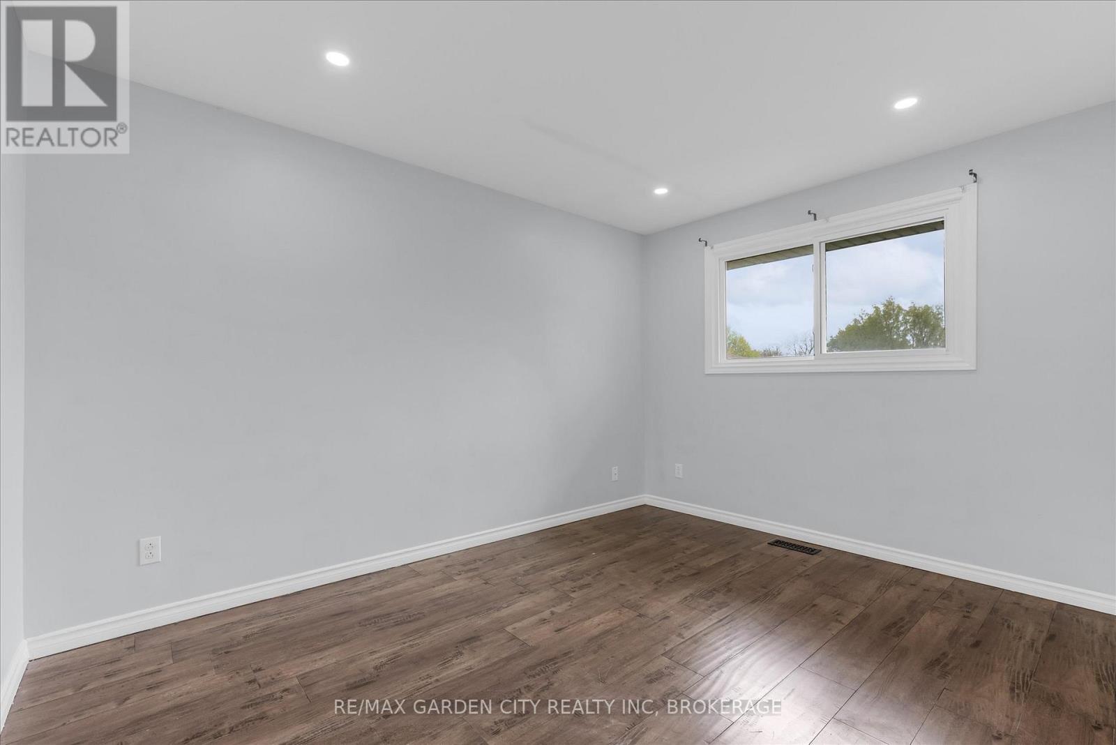 82 LINWELL ROAD - 14