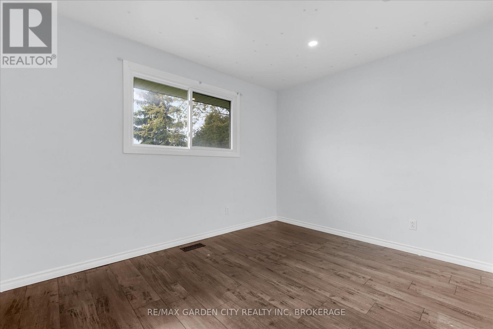 82 LINWELL ROAD - 16
