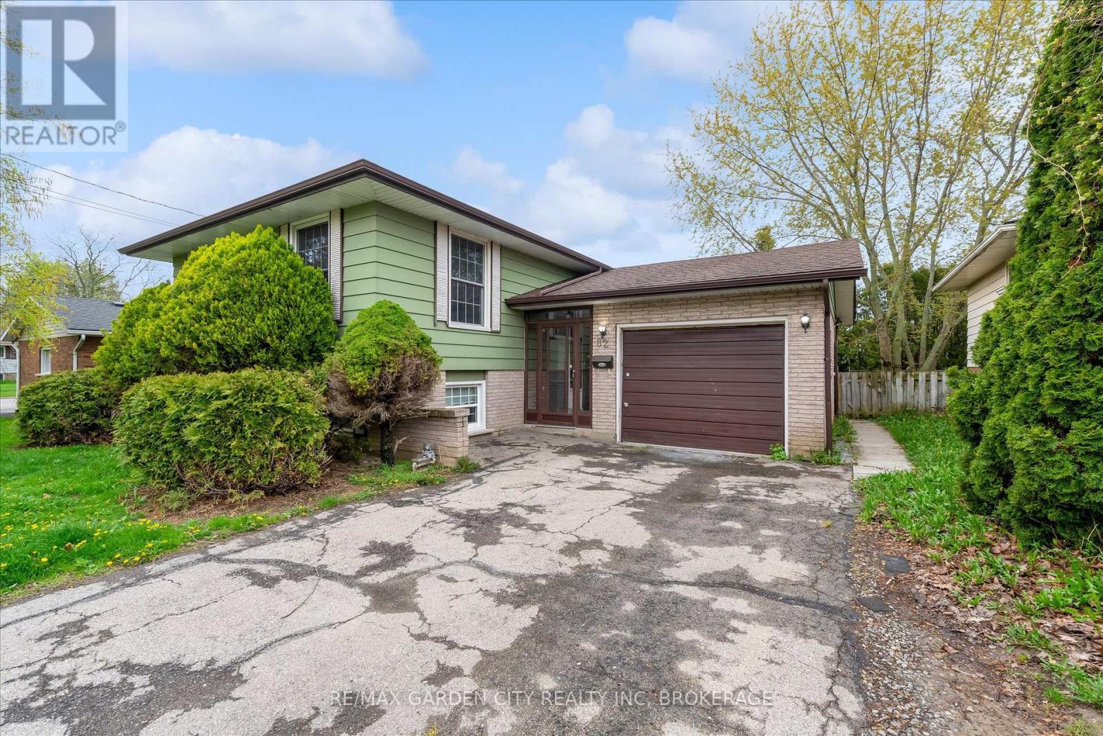 82 LINWELL ROAD - 2