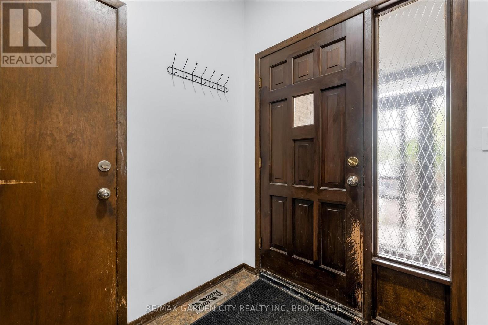 82 LINWELL ROAD - 4