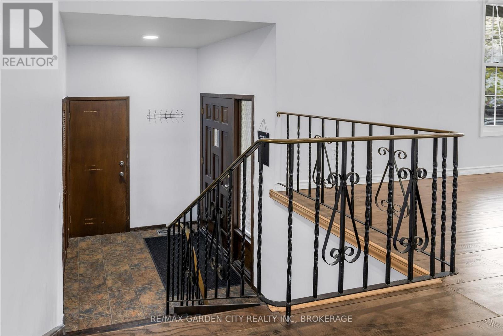 82 LINWELL ROAD - 5