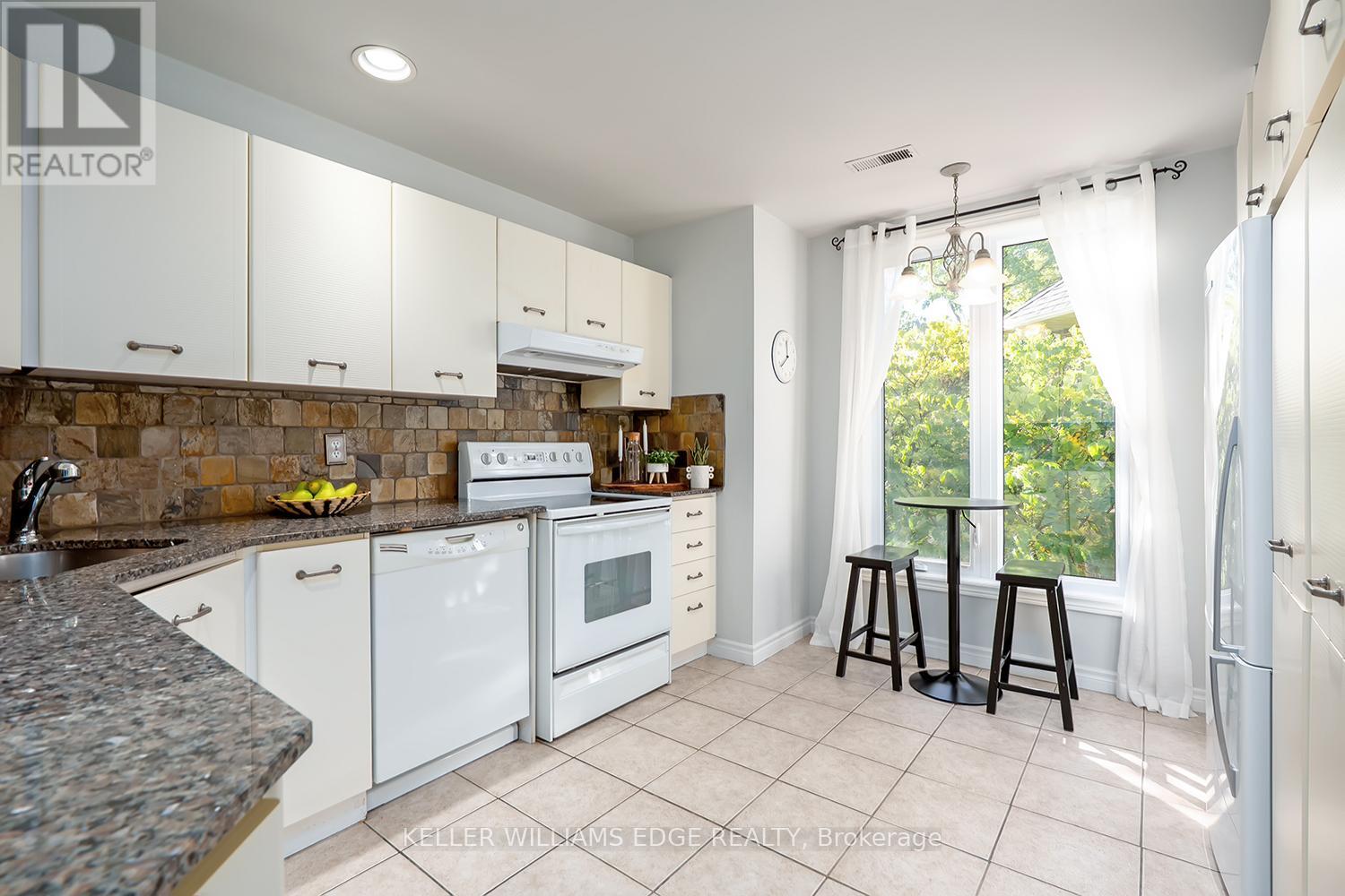 #19 3230 NEW STREET - 18