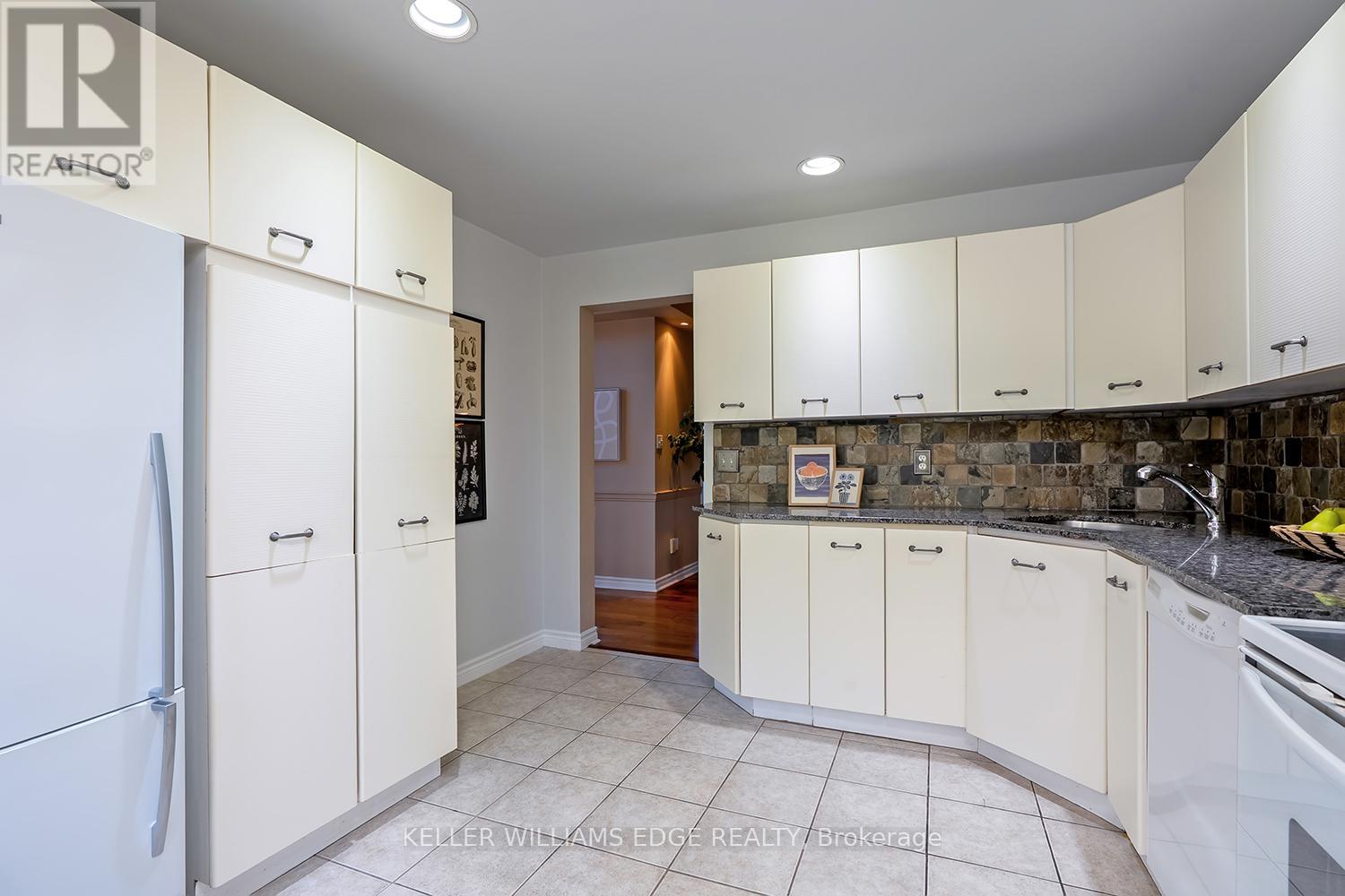 #19 3230 NEW STREET - 21