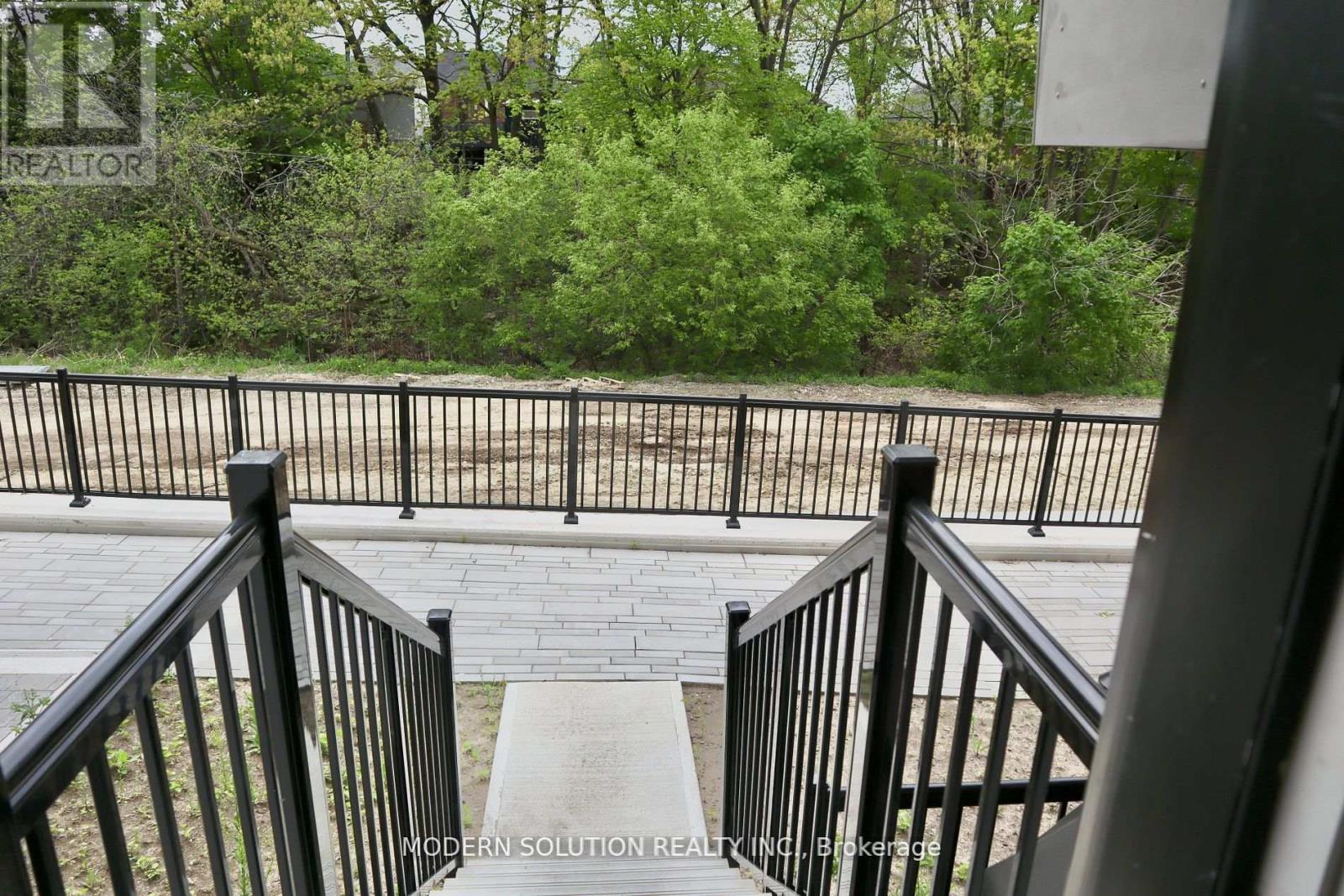 #208 155 CANON JACKSON DRIVE - Image 3
