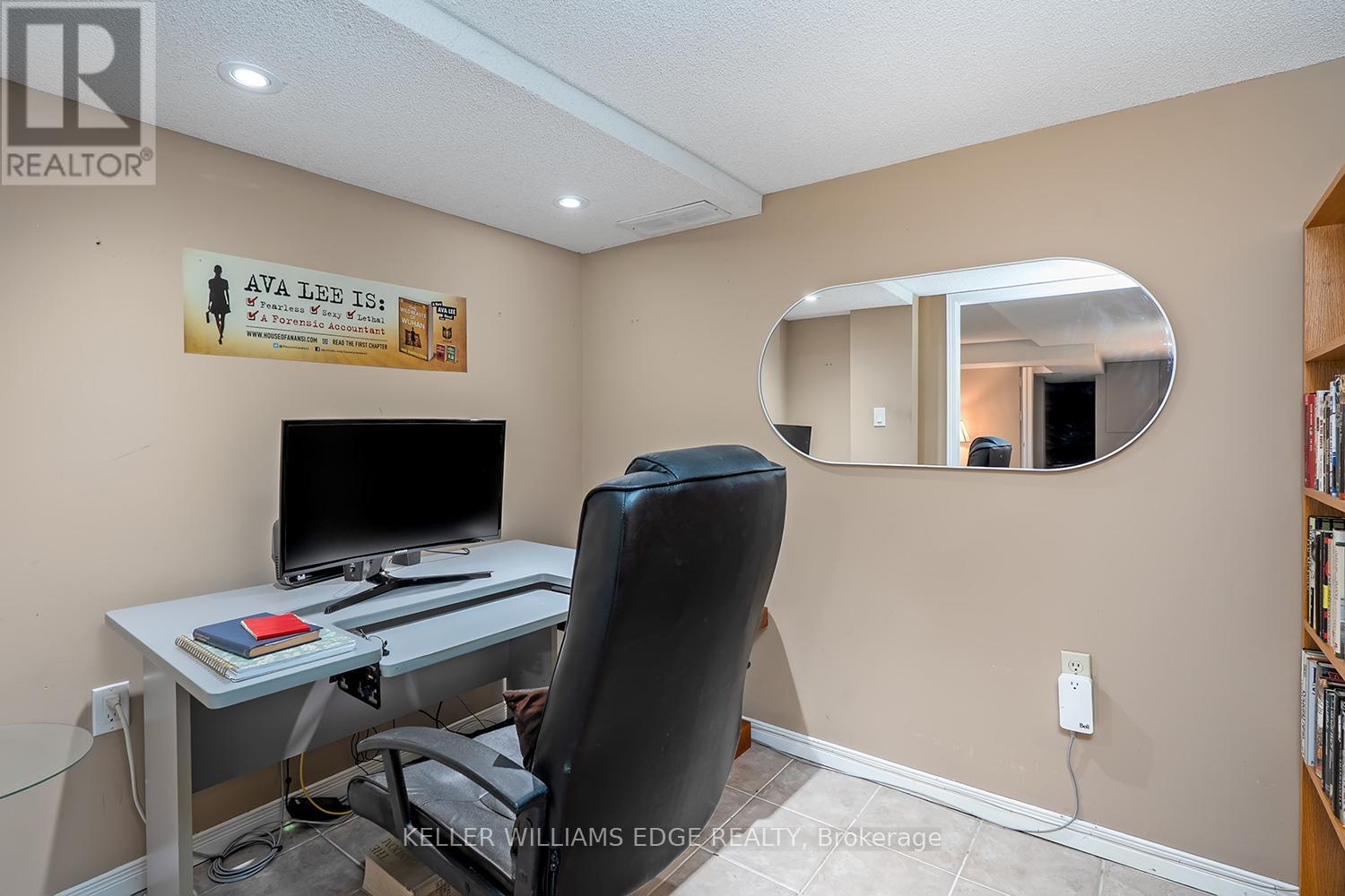 #19 3230 NEW STREET - 37