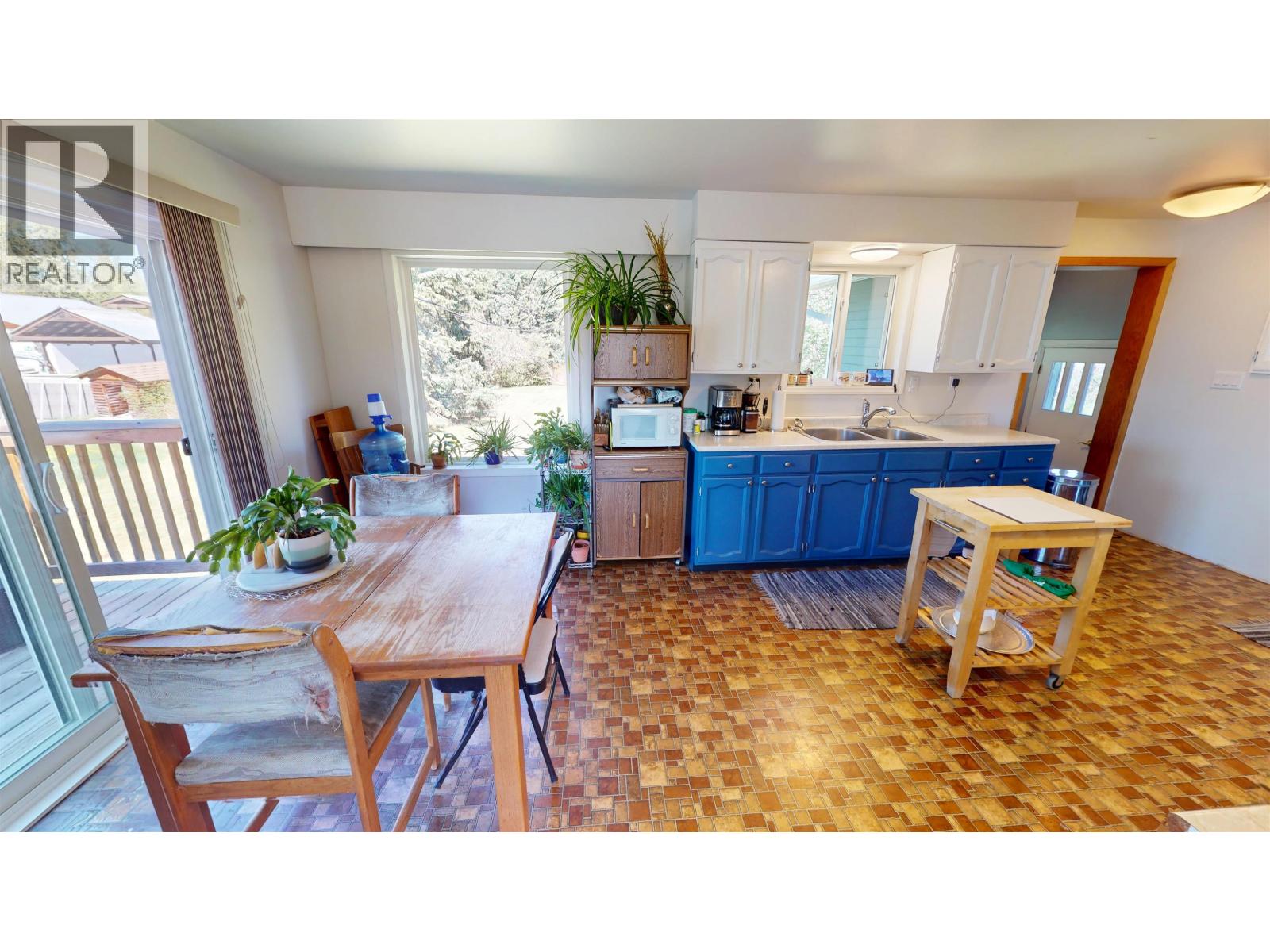 1890 BIRCH AVENUE - 7