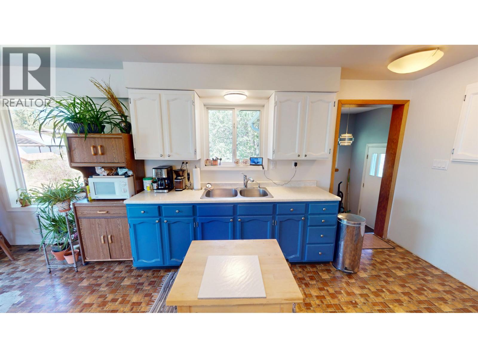 1890 BIRCH AVENUE - 6