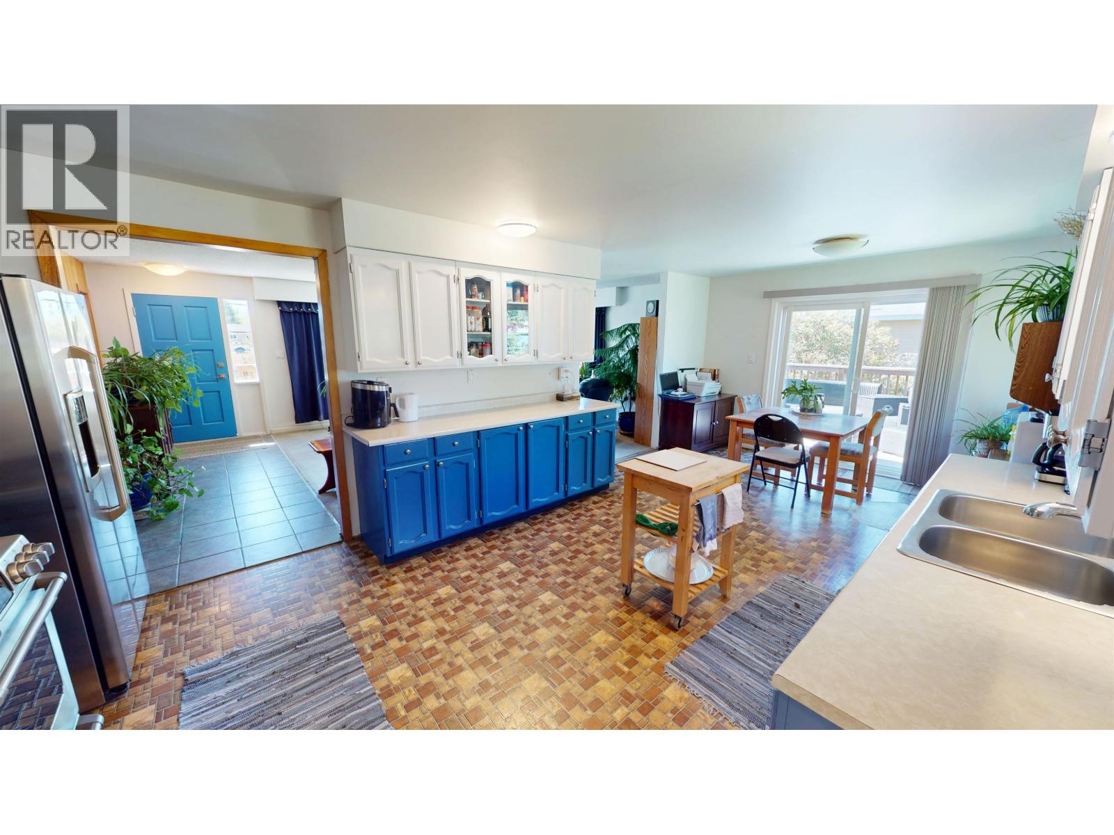1890 BIRCH AVENUE - 5