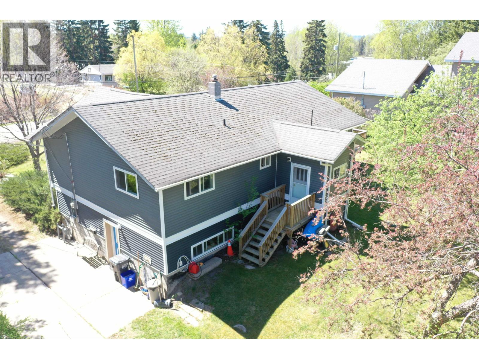 1890 BIRCH AVENUE - 26