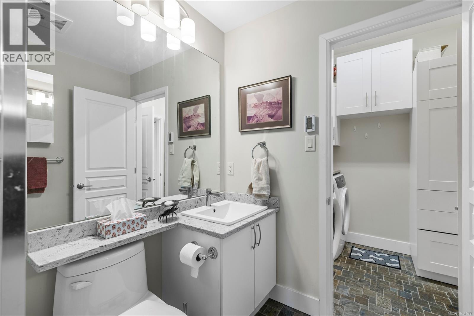#205 5625 Edgewater Lane - 25
