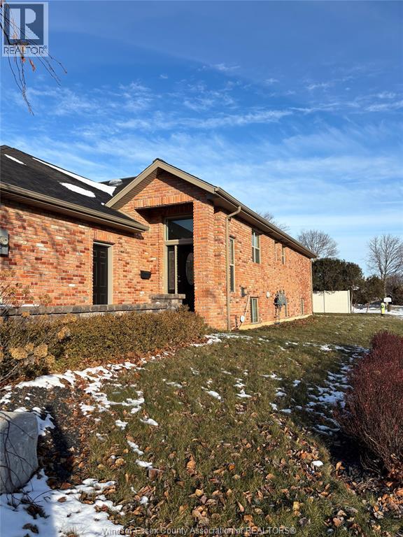 21 BABKIRK LANE, Leamington, Ontario, N8H0A1 — Photo 2